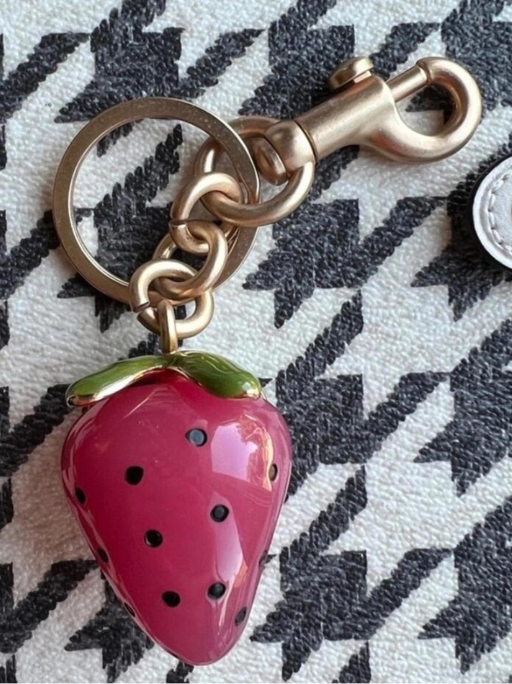🆕 Strawberry Bag Charm Pink Brass Clip Keychain Key Carabiner Fruit Handbag